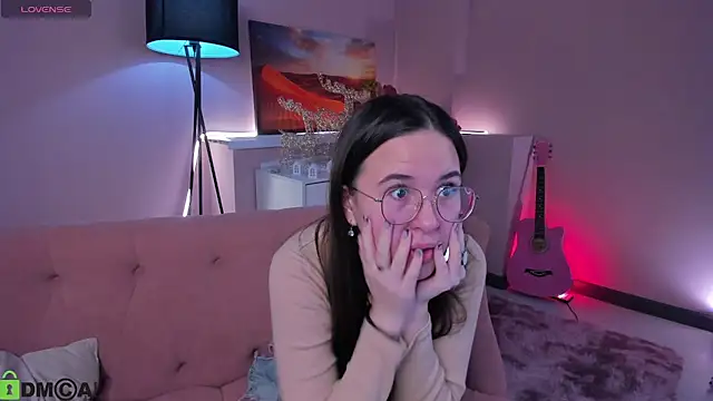 Snapshot of leylamirage chatting on March 1, 2026, 12:29 pm leylamirage online show from March 1, 2026, 12:29 pm