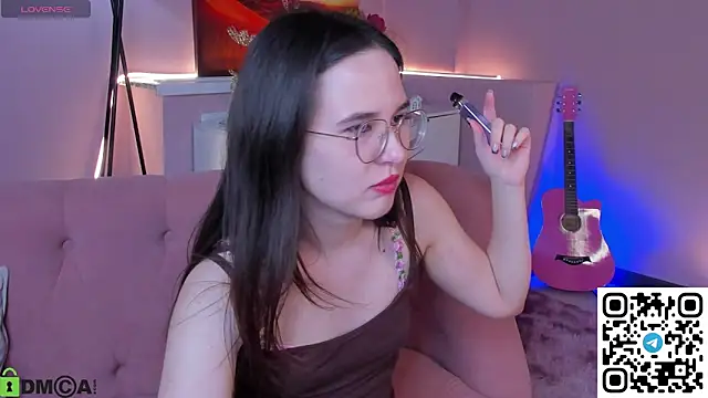 Snapshot of leylamirage chatting on March 3, 2026, 12:33 pm leylamirage online show from March 3, 2026, 12:33 pm