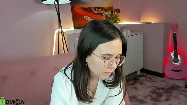 Snapshot of leylamirage chatting on March 13, 2026, 1:51 pm leylamirage online show from March 13, 2026, 1:51 pm