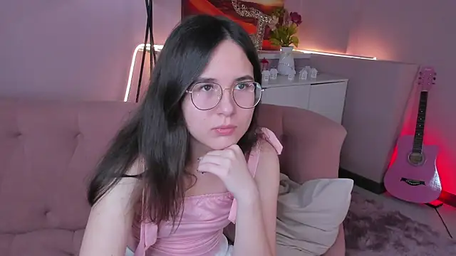 Snapshot of leylamirage chatting on March 14, 2026, 12:32 pm leylamirage online show from March 14, 2026, 12:32 pm