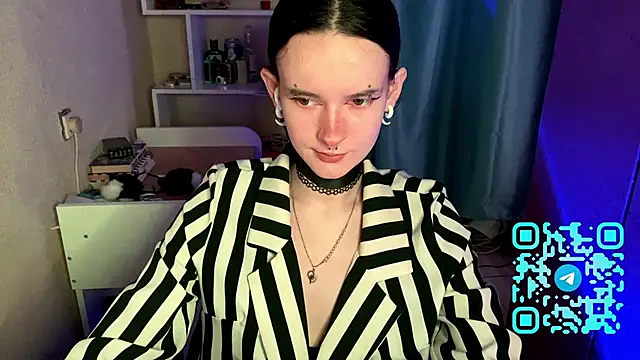 MabelDefina online show from April 12, 2026, 11:04 am