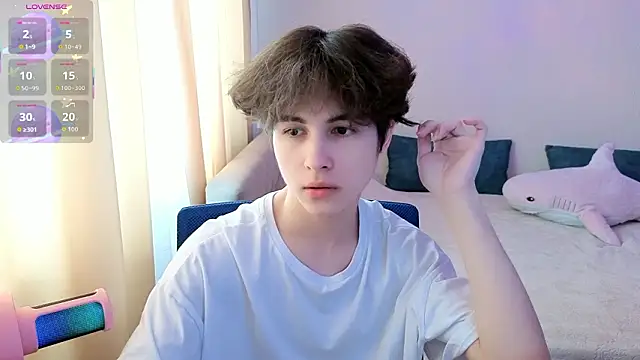 Snapshot of _LukaHayes_ chatting on February 22, 2026, 11:31 am LukaHayes online show from February 22, 2026, 11:31 am