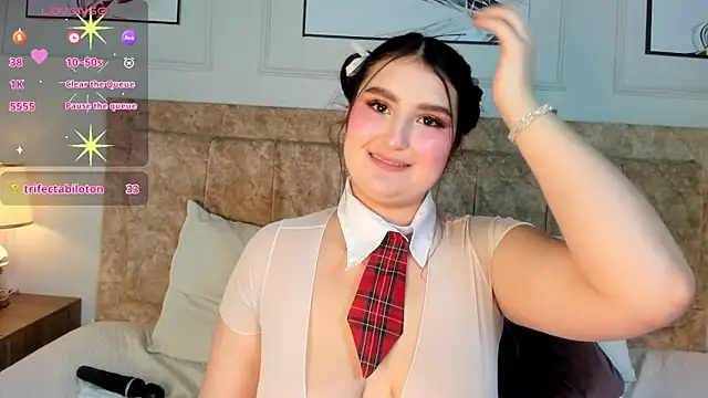 Snapshot of zoe_moon__ chatting on April 1, 2026, 1:41 pm zoe moon online show from April 1, 2026, 1:41 pm