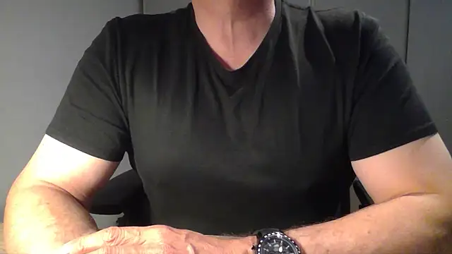 Snapshot of ViveLaFrance2026 chatting on April 9, 2026, 5:07 pm ViveLaFrance2026 online show from April 9, 2026, 5:07 pm