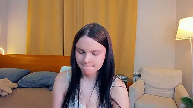 Snapshot of LeilaErcolani chatting on March 7, 2026, 7:55 pm LeilaErcolani online show from March 7, 2026, 7:55 pm