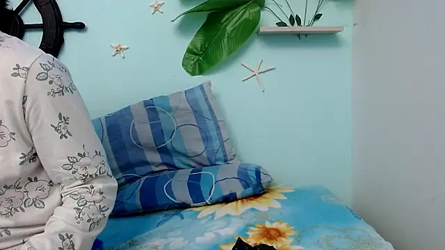 Snapshot of skinnysexy18 chatting on March 3, 2026, 1:56 am skinnysexy18 online show from March 3, 2026, 1:56 am