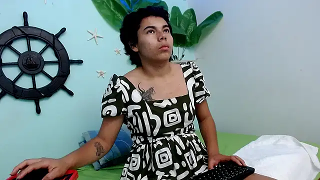 Snapshot of skinnysexy18 chatting on March 9, 2026, 12:36 am skinnysexy18 online show from March 9, 2026, 12:36 am