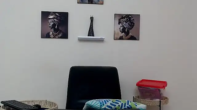 Snapshot of skinnysexy18 chatting on April 3, 2026, 1:25 am skinnysexy18 online show from April 3, 2026, 1:25 am