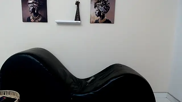 Snapshot of skinnysexy18 chatting on April 16, 2026, 1:17 am skinnysexy18 online show from April 16, 2026, 1:17 am