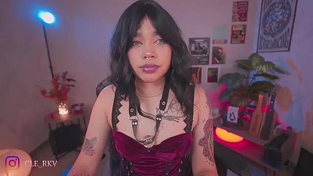 violette clerk1  online show from April 1, 2026, 8:28 pm