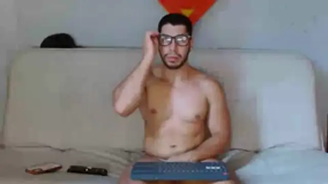 Snapshot of axellblue chatting on July 15, 2026, 9:53 pm axellblue online show from July 15, 2026, 9:53 pm