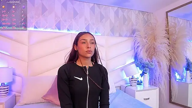 Bella  Peach online show from March 14, 2026, 3:12 am