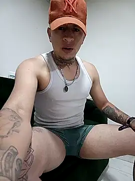 Valentino dominusSex online show from March 19, 2026, 11:31 pm