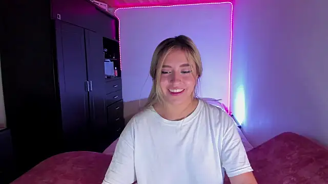 saradiazxxx online show from April 11, 2026, 5:12 am