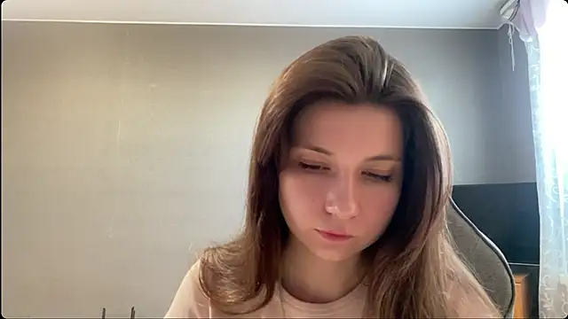 LunnaBliss online show from May 20, 2026, 3:51 pm