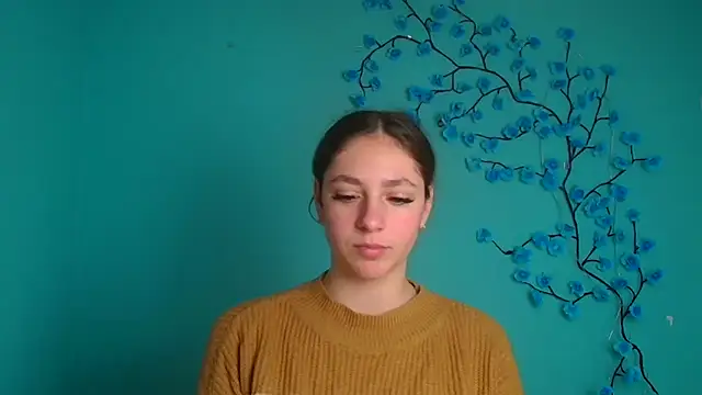 KissMeJulia online show from April 8, 2026, 11:32 am
