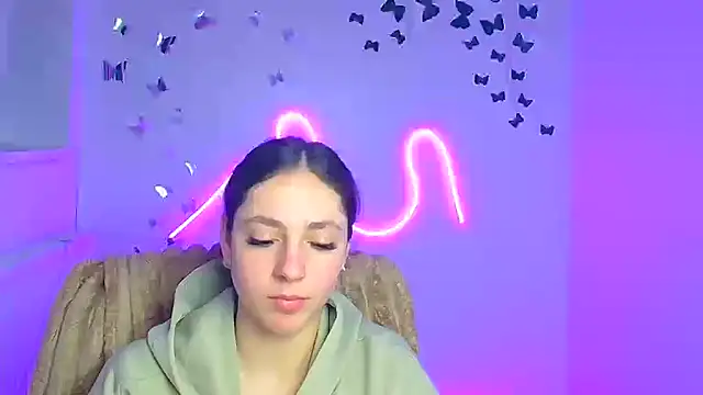 KissMeJulia online show from April 11, 2026, 7:45 am