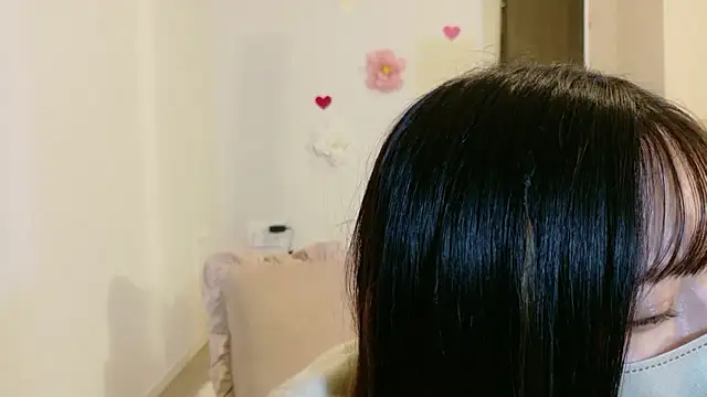 Snapshot of maichan_v chatting on February 19, 2026, 1:07 pm maichan v online show from February 19, 2026, 1:07 pm