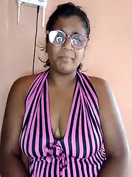 Snapshot of indianstrawberrylips4u chatting on March 12, 2026, 5:02 am indianstrawberrylips4u online show from March 12, 2026, 5:02 am