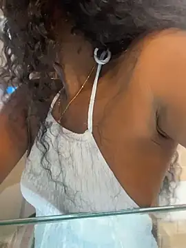 Snapshot of ZarahFerreira chatting on May 1, 2026, 10:25 pm ZarahFerreira online show from May 1, 2026, 10:25 pm