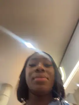 Snapshot of ZarahFerreira chatting on May 22, 2026, 11:43 pm ZarahFerreira online show from May 22, 2026, 11:43 pm