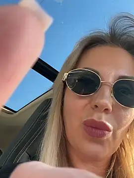 Snapshot of LisaMurr chatting on March 13, 2026, 9:05 am LisaMurr online show from March 13, 2026, 9:05 am