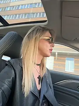 Snapshot of LisaMurr chatting on March 27, 2026, 1:44 pm LisaMurr online show from March 27, 2026, 1:44 pm