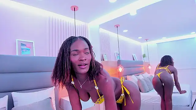 Snapshot of ivonne_duval chatting on March 4, 2026, 4:46 pm ivonne duval online show from March 4, 2026, 4:46 pm