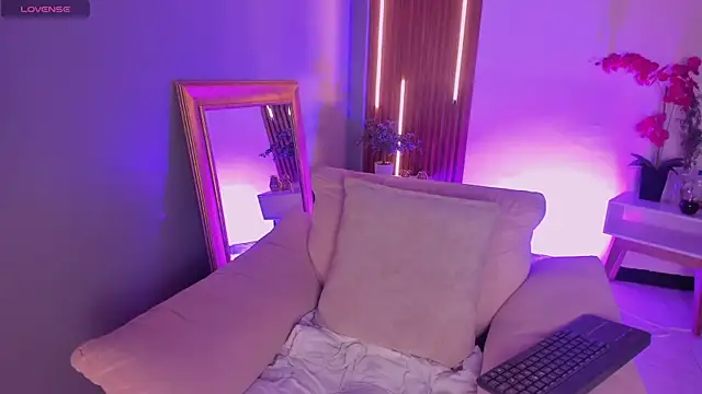 LunaaHarper online show from April 2, 2026, 8:39 pm