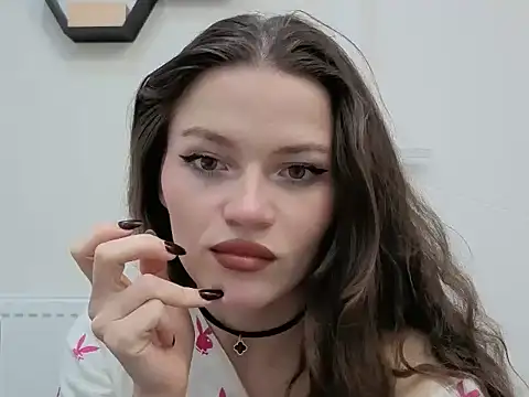 Avelinehowo uwu online show from March 26, 2026, 5:51 pm