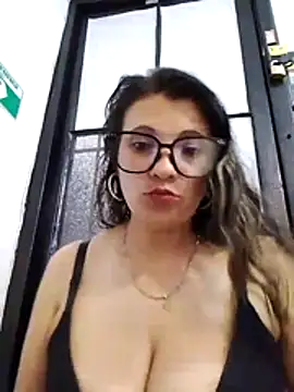 SKARLET KOVA online show from April 12, 2026, 1:10 am