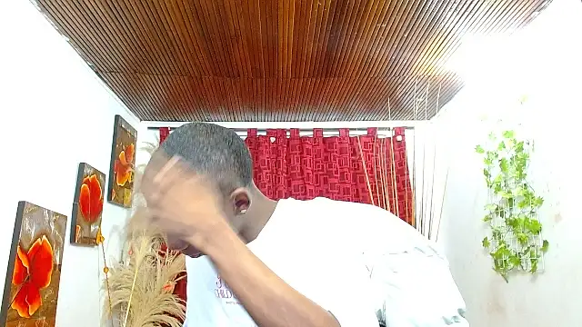 milo018 online show from February 25, 2026, 9:13 pm