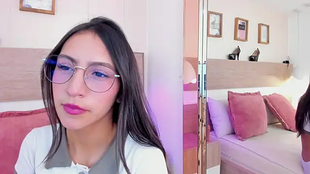 Angel ee online show from March 31, 2026, 2:28 pm