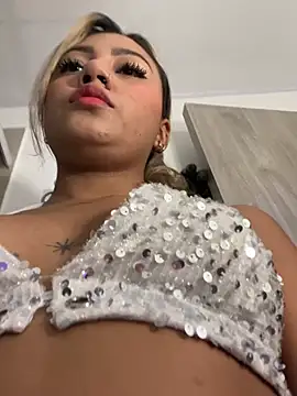 Snapshot of Dulce_Sofi_ chatting on February 19, 2026, 7:43 pm Dulce Sofi online show from February 19, 2026, 7:43 pm