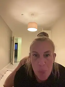 nastyblondemilf online show from February 22, 2026, 5:00 pm