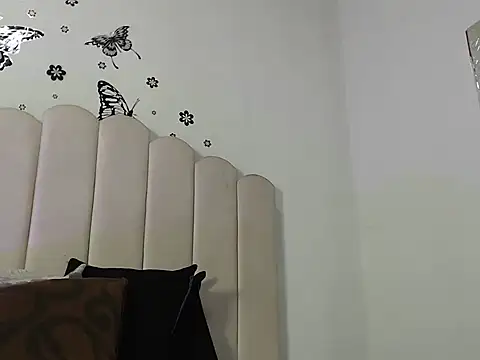 Snapshot of MaferNaughty4U chatting on February 24, 2026, 12:14 pm MaferNaughty4U online show from February 24, 2026, 12:14 pm