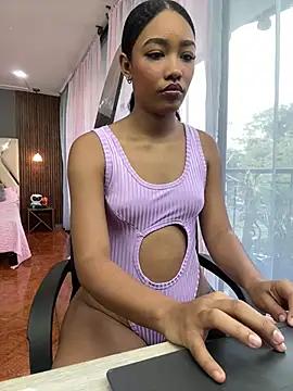 Snapshot of kali_rousse chatting on April 30, 2026, 12:33 pm kali rousse online show from April 30, 2026, 12:33 pm