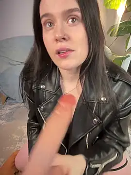 JustMira online show from April 28, 2026, 2:27 am