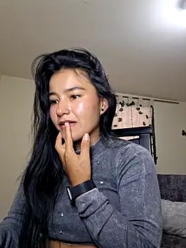 Snapshot of Miiia_a chatting on February 19, 2026, 7:43 pm Miiia a online show from February 19, 2026, 7:43 pm