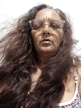 Snapshot of Noemipopi chatting on February 17, 2026, 11:11 pm Noemipopi online show from February 17, 2026, 11:11 pm