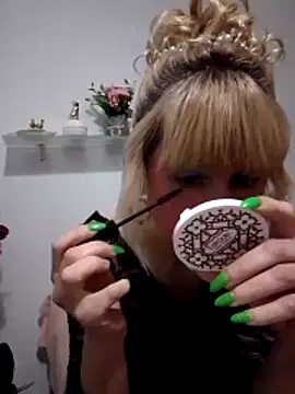 -Nefertiti- online show from March 8, 2026, 6:55 pm