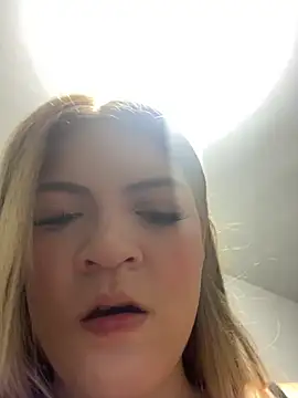 Snapshot of meggan___ chatting on March 1, 2026, 9:00 am meggan online show from March 1, 2026, 9:00 am