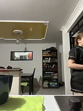 Laurap1 online show from March 31, 2026, 9:43 am