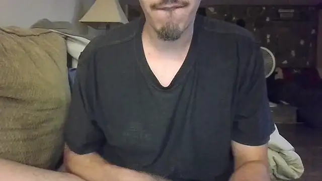 Snapshot of luverrboyy chatting on July 17, 2026, 3:02 am luverrboyy online show from July 17, 2026, 3:02 am