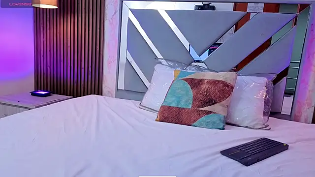 Snapshot of LittleeSara18 chatting on February 25, 2026, 11:09 am LittleeSara18 online show from February 25, 2026, 11:09 am