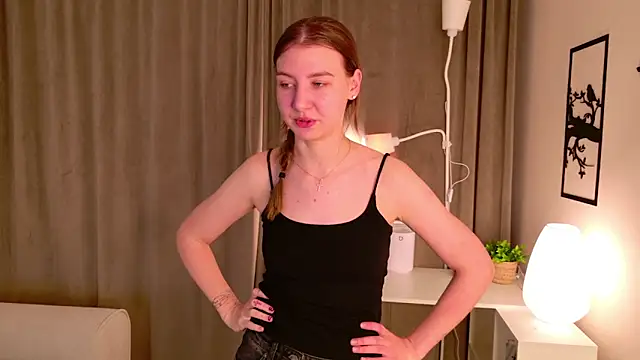 Snapshot of PinkClou9 chatting on April 5, 2026, 10:07 pm PinkClou9 online show from April 5, 2026, 10:07 pm