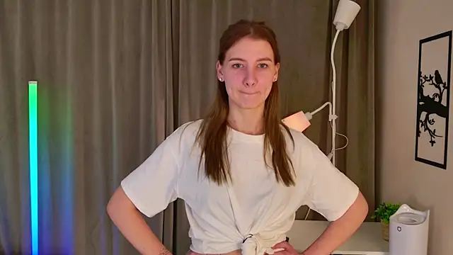 Snapshot of PinkClou9 chatting on April 8, 2026, 10:10 pm PinkClou9 online show from April 8, 2026, 10:10 pm