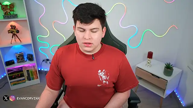 Snapshot of EvanCorvinx chatting on February 28, 2026, 9:38 pm EvanCorvinx online show from February 28, 2026, 9:38 pm