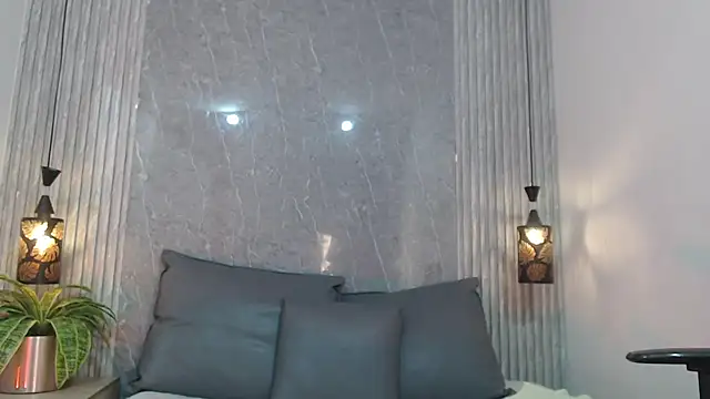 Milf Luciana online show from February 23, 2026, 11:07 am