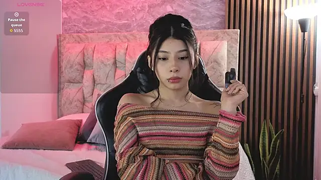 Snapshot of chloe_bluee_ chatting on May 11, 2026, 11:05 am chloe bluee online show from May 11, 2026, 11:05 am
